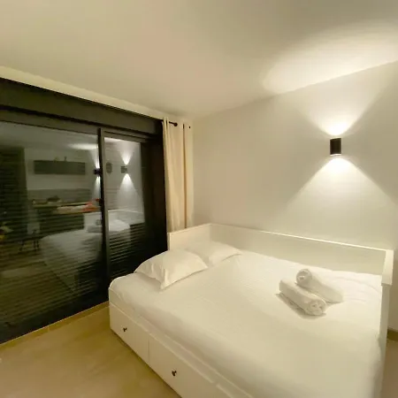 Hotel Le Basile Calais